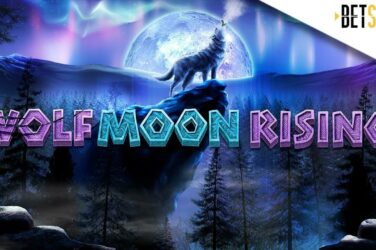 Wolf moon rising